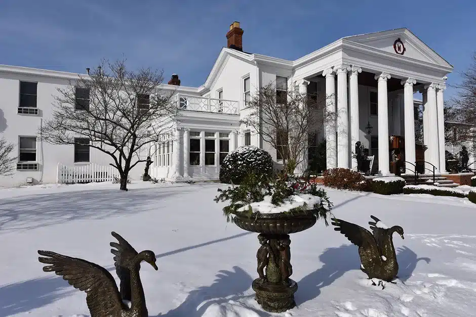 Tara - A Country Inn in Winter