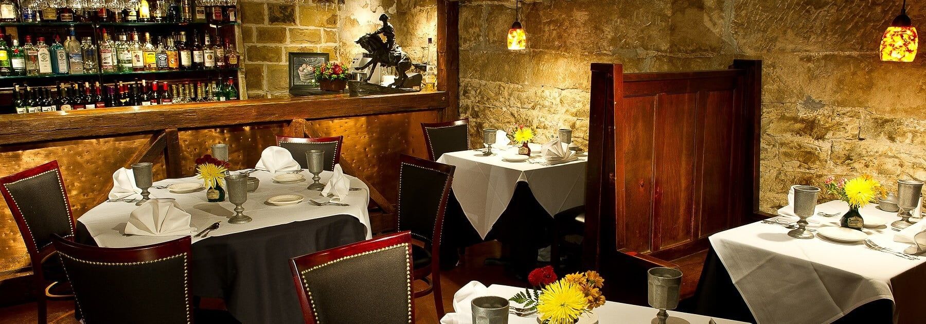 Stonewalls Dining Fall Picture