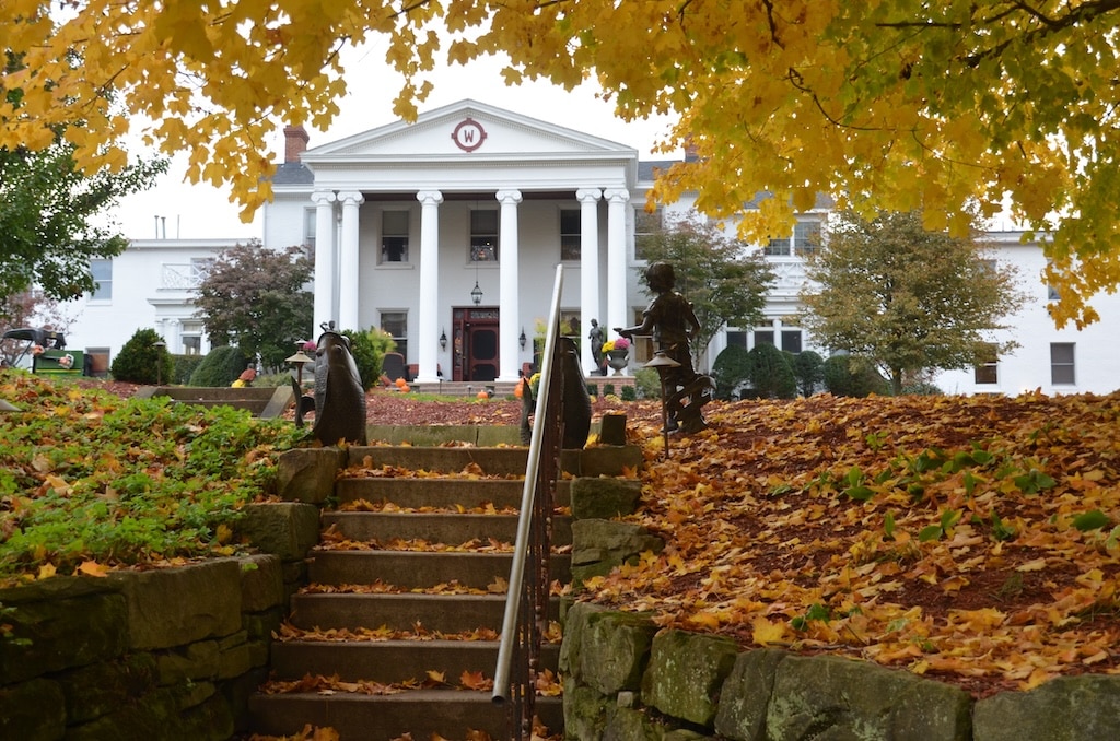 Unique Hotels Near Sharon, PA, for Romantic Getaway 3